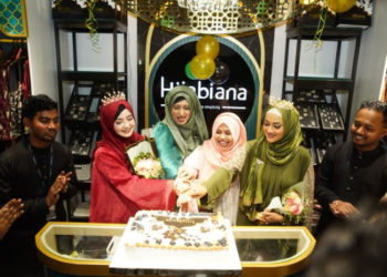 বসুন্ধরা সিটিতে ফ্যাশন ব্র্যান্ড ‘হিজাবিয়ানা’র আউটলেট উদ্বোধন