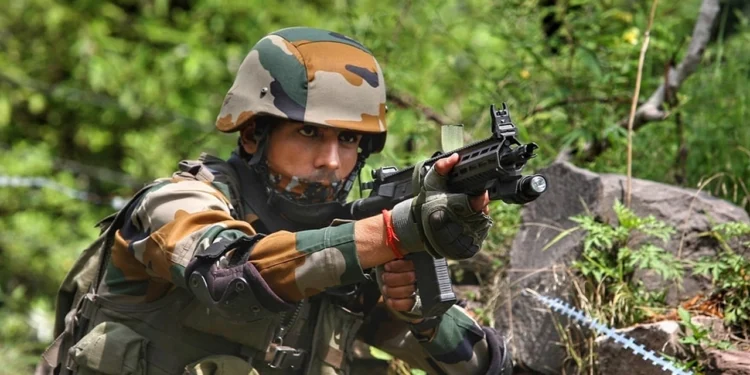 সীমান্তে ভারত-পাকিস্তান সেনাদের গোলাগুলি