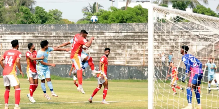কিংসকে হারিয়ে ফাইনালে আবাহনী