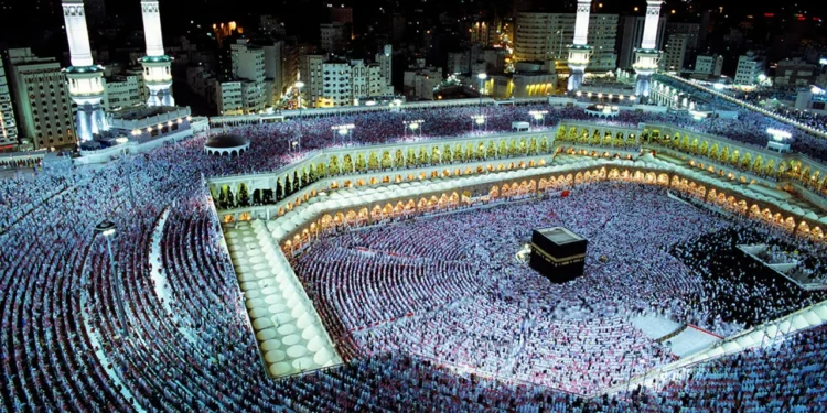 হজযাত্রীর জন্য চালু হচ্ছে হজ ম্যানেজমেন্ট সেন্টার, থাকবে অ্যাপ