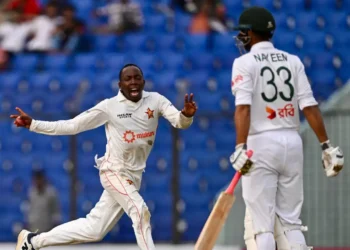 ৬৪ রানের লিড নিয়ে দিন শেষ বাংলাদেশের