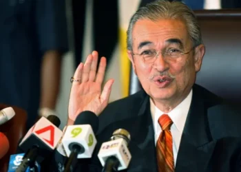 মালয়েশিয়ার সাবেক প্রধানমন্ত্রী আব্দুল্লাহ আহমদ মারা গেছেন