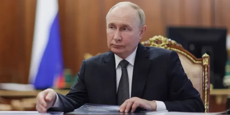 অবশেষে যুদ্ধবিরতি ঘোষণা করলেন পুতিন