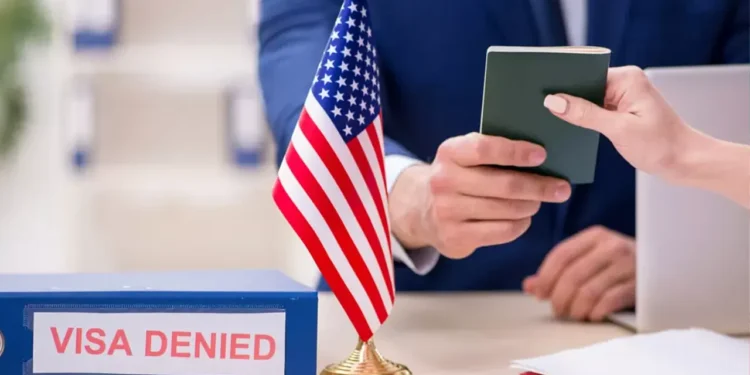 শিক্ষার্থীদের ভিসা বাতিল, ট্রাম্প প্রশাসনের বিরুদ্ধে মামলা