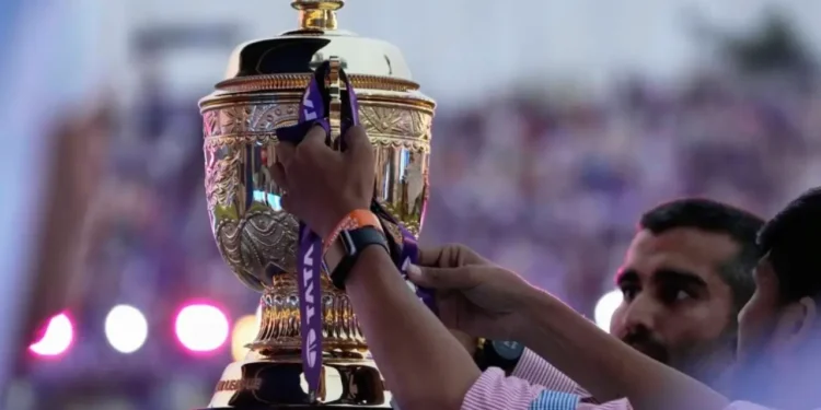 পাক-ভারত উত্তেজনায় আইপিএল স্থগিত