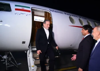 উত্তপ্ত পরিস্থিতিতে পাকিস্তানে ইরানের পররাষ্ট্রমন্ত্রী