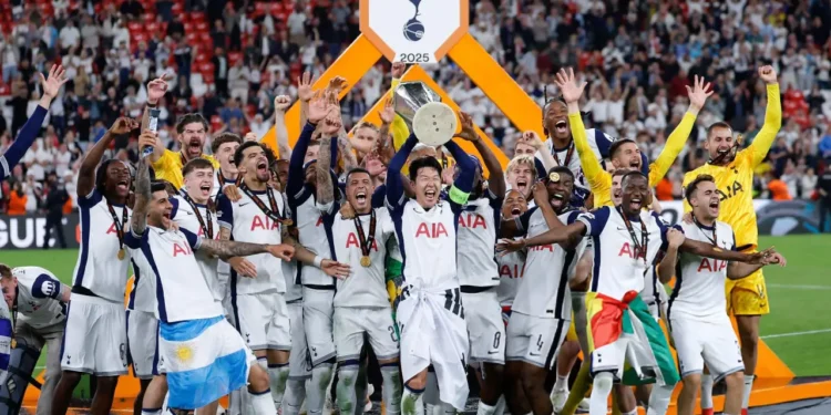 ইউরোপা লিগ ফাইনালে ম্যানইউকে হারিয়ে টটেনহ্যামের ইতিহাস