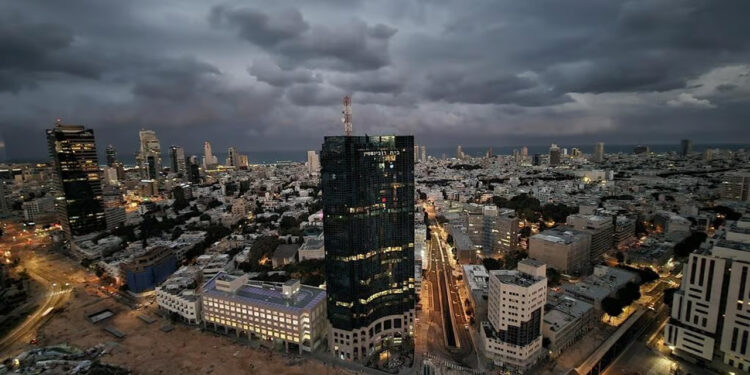 দাবানলের পর নতুন বিপদে ইসরায়েল