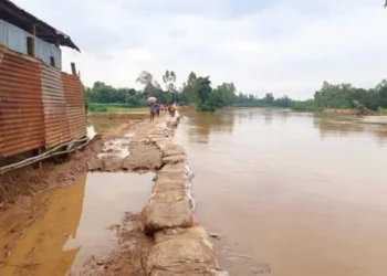 শেরপুরে কমেছে সব নদীর পানি, তবুও কাটেনি আতঙ্ক