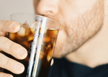 ৩ পানীয় খেলেই সর্বনাশ