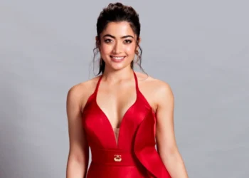 ভক্তদের অপেক্ষা করতে বললেন রাশমিকা