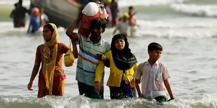 ৪০ রোহিঙ্গাকে সমুদ্রে ফেলে দিল ভারত : এপির প্রতিবেদন