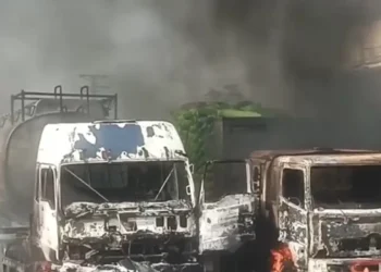 রণক্ষেত্র পাকিস্তান, প্রদেশের স্বরাষ্ট্রমন্ত্রীর বাড়িতে আগুন