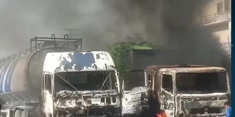 রণক্ষেত্র পাকিস্তান, প্রদেশের স্বরাষ্ট্রমন্ত্রীর বাড়িতে আগুন