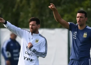 স্কালোনির সেরা তিন ফুটবলারের তালিকায় নেই মেসির নাম!