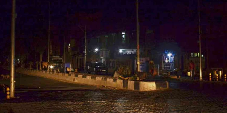 সন্ধ্যা হতেই পাকিস্তানের গোলাবর্ষণ শুরু