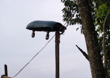 আইনশৃঙ্খলা বাহিনীকে নজরদারি করতে মাদক কারবারির বাড়িতে সিসি ক্যামেরা