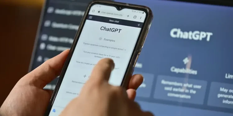 চ্যাটজিপিটিকে যেসব তথ্য দিয়ে বিপদে পড়ছেন