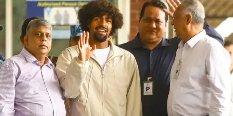 সমর্থকদের আশ্বস্ত করলেন হামজা