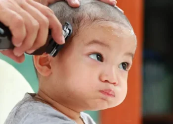 বারবার ন্যাড়া হলে কি সত্যিই চুল ঘন হয়?