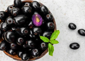 জামের যেসব উপকারিতা জানলে অবাক হবেন!