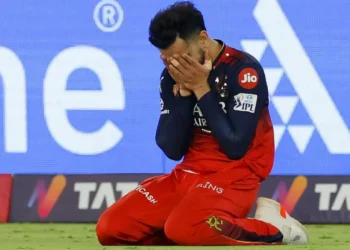 ১৮ বছরের অপেক্ষার অবসানের পর আবেগাপ্লুত কোহলি