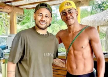 ছুটিতে নেইমারের সঙ্গে সময় কাটাচ্ছেন ইয়ামাল