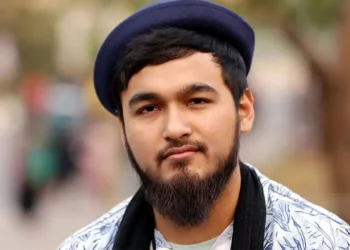 সিগারেটের প্যাকেটে স্ত্রীকে ‘তুমি আমার প্রাণের প্রিয়া’ লাভ লেটার দিলেন নোবেল