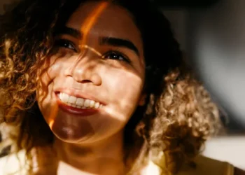 রোদের আলো কেন শরীরে লাগানো উচিত?