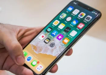 নজরদারিতে যেসব অ্যাপস, সতর্ক করলেন বিশেষজ্ঞরা