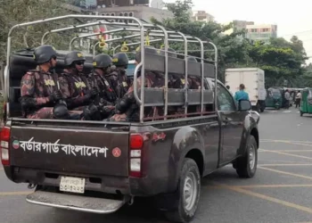 রাজধানীতে বিমান বিধ্বস্ত, উদ্ধারে বিজিবি-সেনাবাহিনী