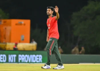 মিরপুরে রেকর্ড গড়লেন মোস্তাফিজ