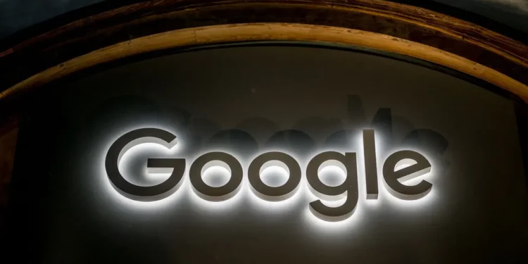 গুগলের নতুন ফিচার, ঘরে বসেই দেওয়া যাবে পোশাকের ট্রায়াল