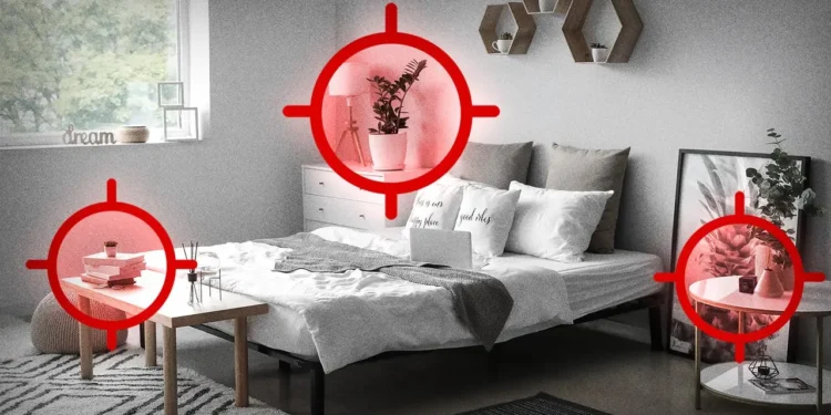 ট্রায়াল রুম হোক বা হোটেল, জেনে নিন মোবাইল দিয়ে গোপন ক্যামেরা খোঁজার পদ্ধতি