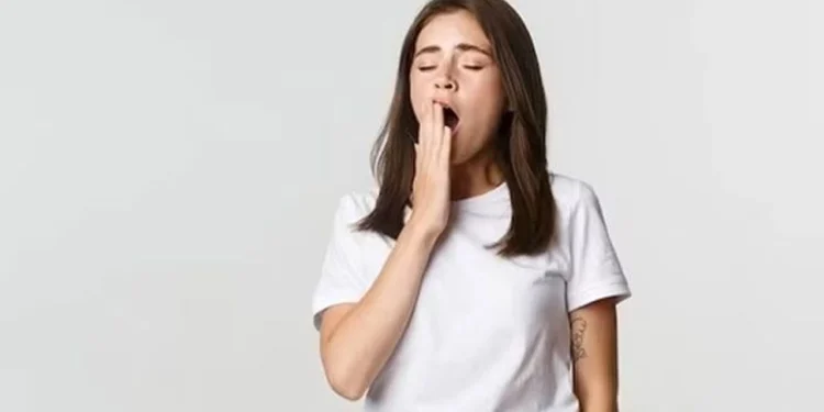 বেশি বেশি হাই তোলা কীসের লক্ষণ?