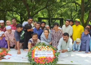 শ্রদ্ধা ভালোবাসায় হুমায়ূন আহমেদের ১৩তম মৃত্যুবার্ষিকী পালিত