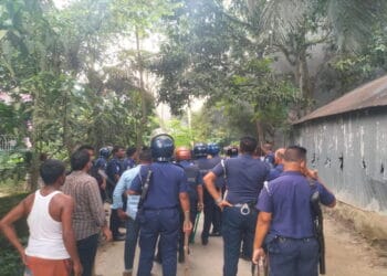 পাবনায় মসজিদের বারান্দা নির্মাণ নিয়ে সংঘর্ষ অগ্নিসংযোগের পর ১৪৪ ধারা জারি