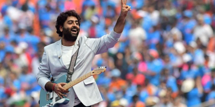 চলচ্চিত্র পরিচালনা করবেন অরিজিৎ সিং