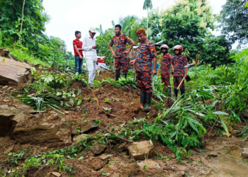 পাহাড়ধসে সাজেকে আটকা ৪ শতাধিক পর্যটক