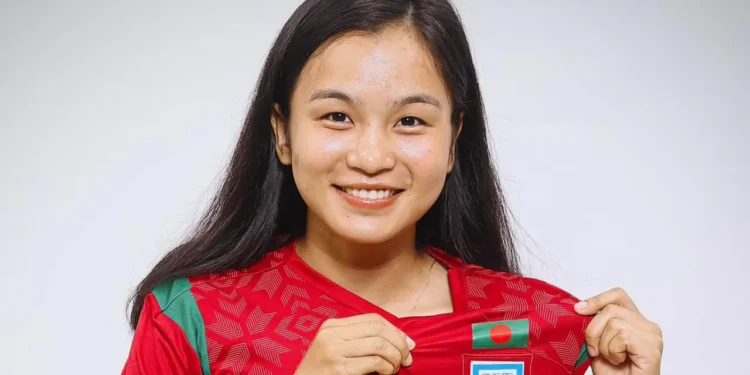 অর্থ নয়, মায়ের জন্য সবার দোয়া চাইলেন ঋতুপর্ণা