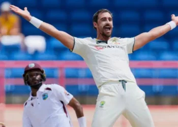 ১৪৮ বছরের টেস্ট ইতিহাসে নতুন করে লেখালেন স্টার্ক