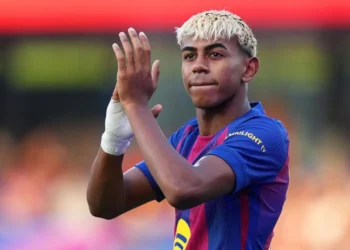 আর্জেন্টাইন গায়িকার প্রেমে ভালোই মজেছেন ইয়ামাল