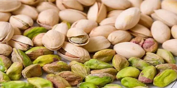 প্রতিদিন পেস্তা বাদাম খাওয়ার ৮ উপকারিতা