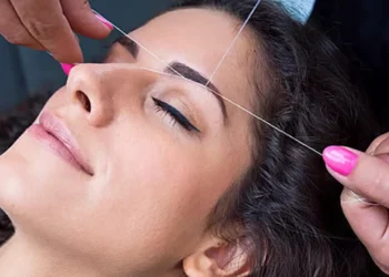 পার্লারে গিয়ে ভ্রু প্লাক করছেন? যে ভয়াবহ রোগ হতে পারে