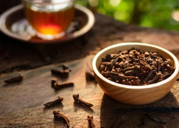প্রতিদিন এক কাপ লবঙ্গ চায়ের ৯টি দারুণ উপকারিতা