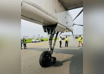 বাংলাদেশ বিমানের ১০টি চাকা চুরি!