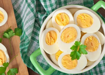 যাদের জন্য ডিম খাওয়া বিপজ্জনক