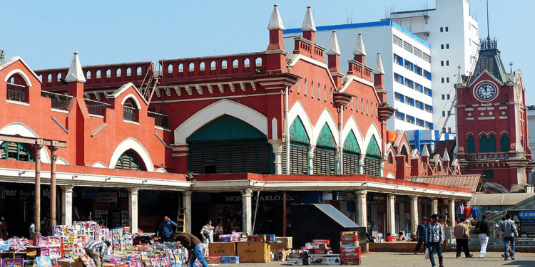 বাংলাদেশি পর্যটক হারিয়ে কাঁদছেন কলকাতার ব্যবসায়ীরা