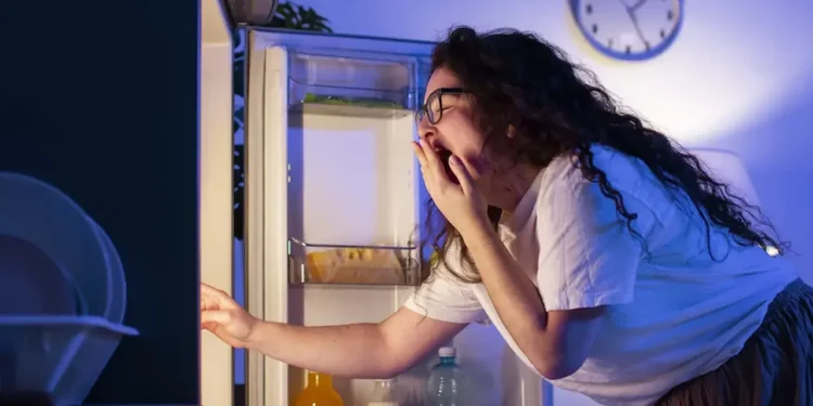 রাতে খাওয়ার পরও ক্ষুধা লাগার কারণ জেনে নিন