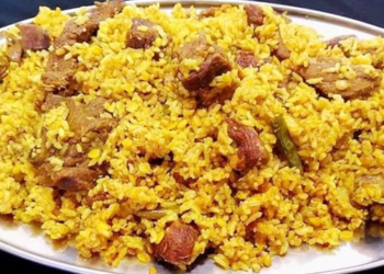 বৃষ্টির দিনে ঝটপট বানিয়ে ফেলুন মাটন খিচুড়ি